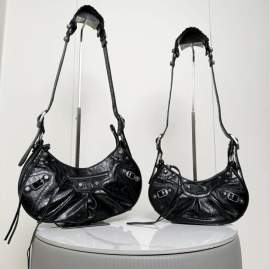 Picture of Balenciaga Handbags _SKUfw235419957fw